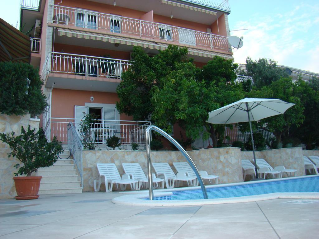 Apartments Zgogo Trogir Exterior foto